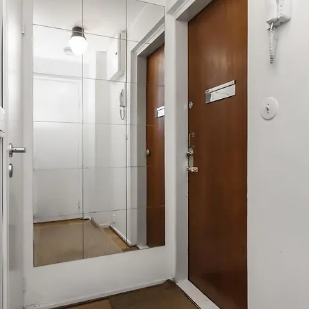 Kotimaailma Vuorimiehenkatu 31 * Helsinki